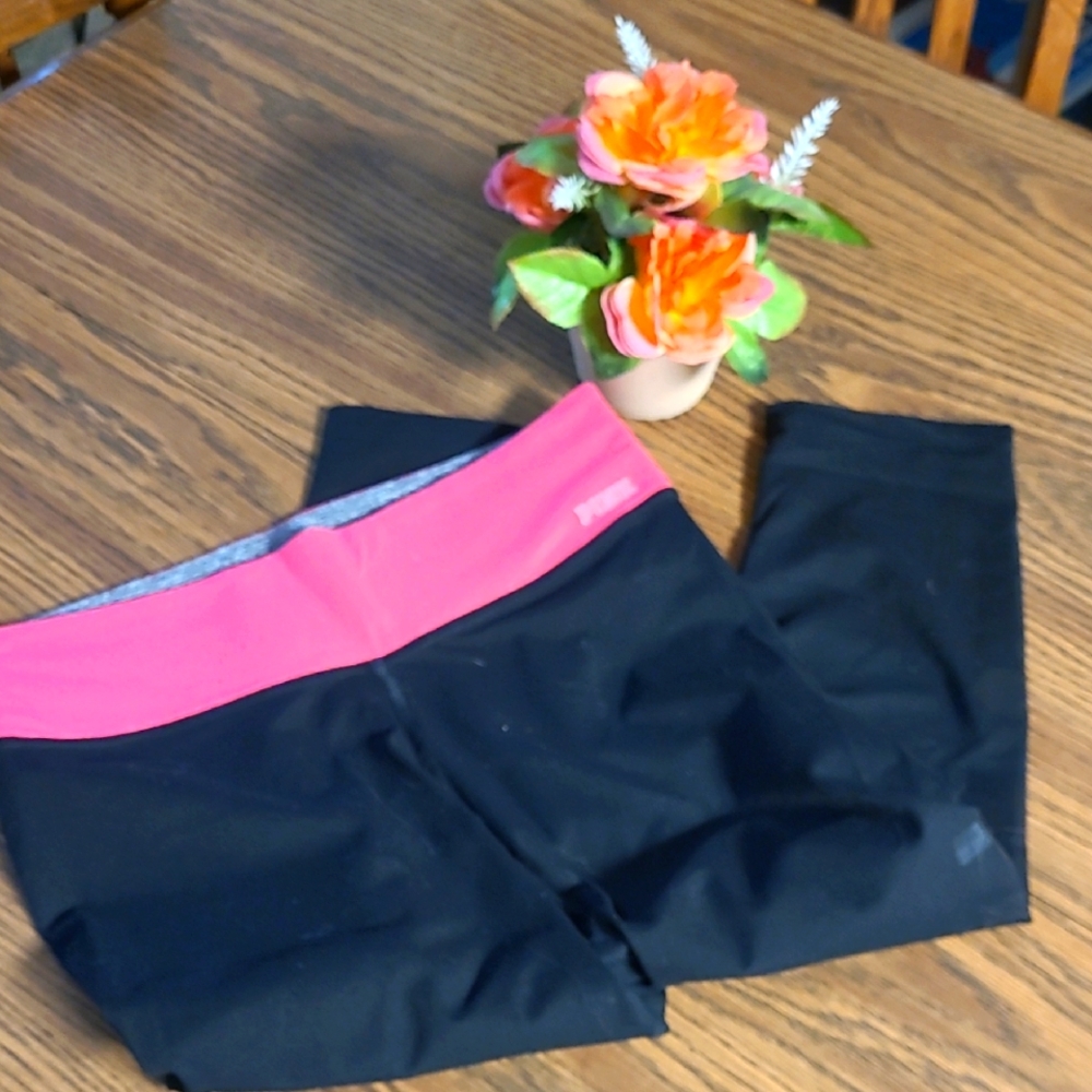 VS PINK Pink and Black Leggings CUTE Key Pocket